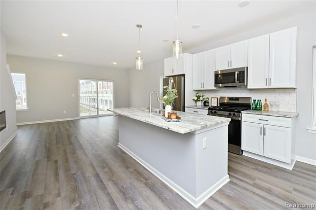 764 Huntley Lane, Troy, MI 48085