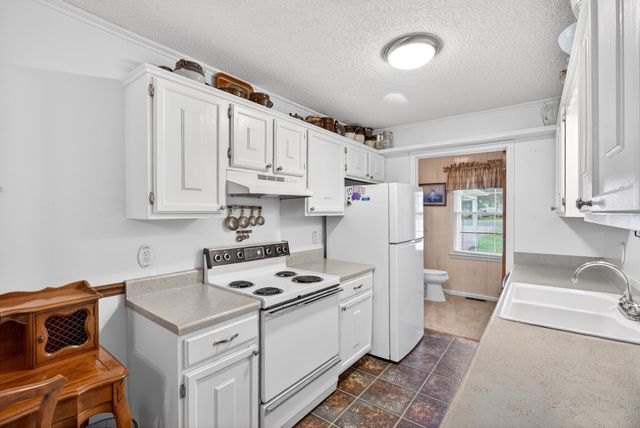 208 Coach Hill Drive, Gaffney, SC 29341