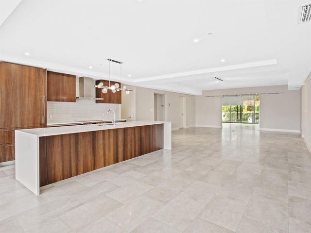 133 Isle Of Venice Drive 201, Fort Lauderdale, FL 33301