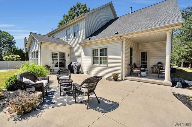 108 Laurel Lane, Amherst, NY 14221