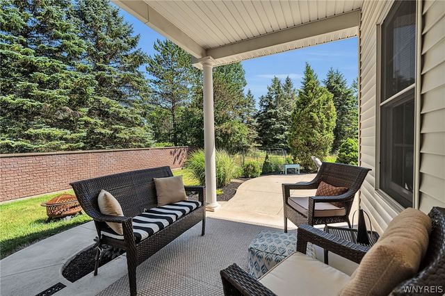 108 Laurel Lane, Amherst, NY 14221