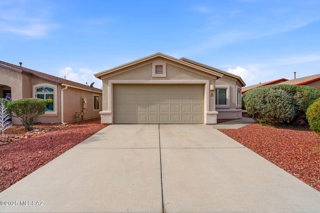 8244 S Lost Mountain Road, Tucson, AZ 85747
