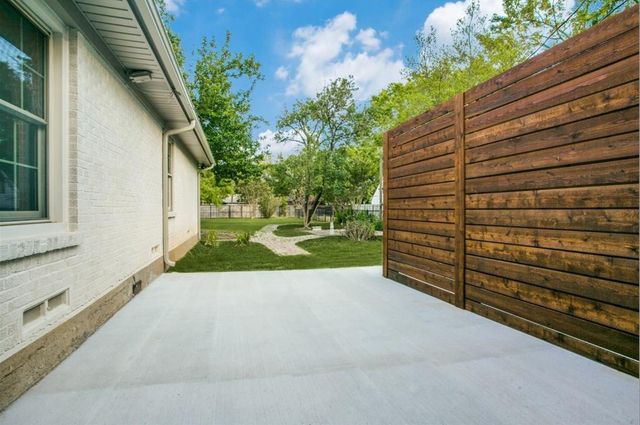 9210 San Fernando Way, Dallas, TX 75218