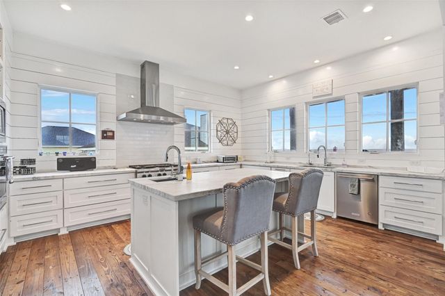 17725 Glei, Galveston, TX 77554