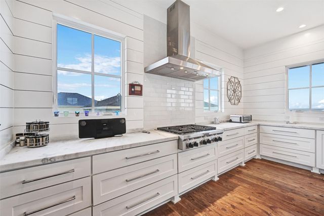 17725 Glei, Galveston, TX 77554