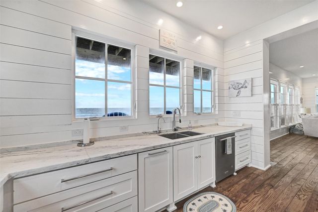17725 Glei, Galveston, TX 77554