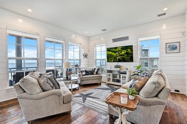 17725 Glei, Galveston, TX 77554