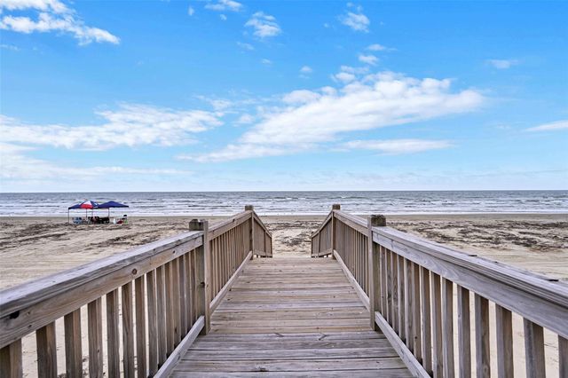 17725 Glei, Galveston, TX 77554