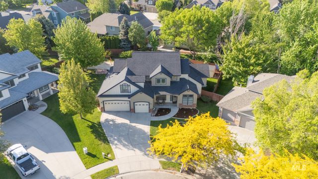 327 E Rockingham Dr, Eagle, ID 83616
