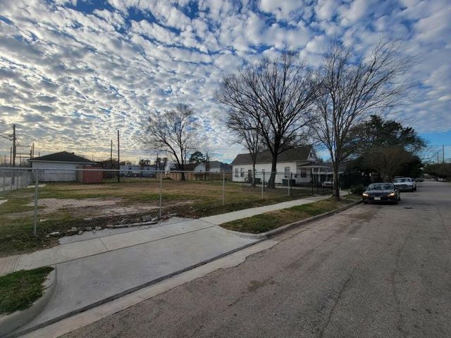 1905 Chapman Street, Houston, TX 77009
