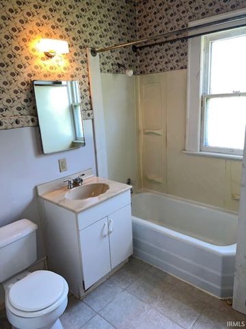 660 Taylor Avenue, Evansville, IN 47713