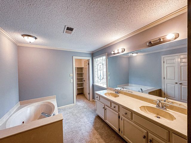7241 GERMANSHIRE LN, Memphis, TN 38125