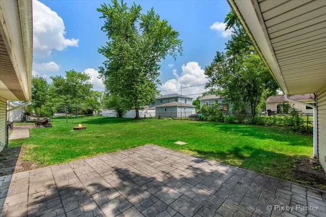 203 Villa Road, Streamwood, IL 60107