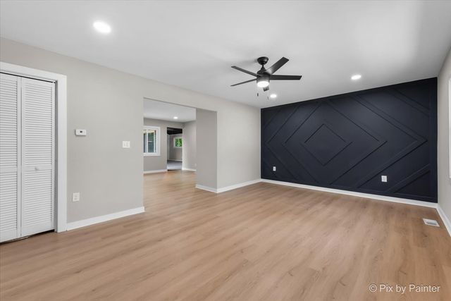 203 Villa Road, Streamwood, IL 60107