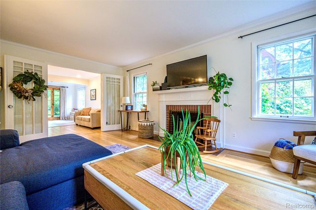 656 W Maplehurst Street, Ferndale, MI 48220