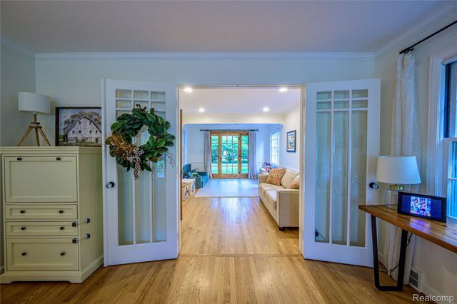 656 W Maplehurst Street, Ferndale, MI 48220
