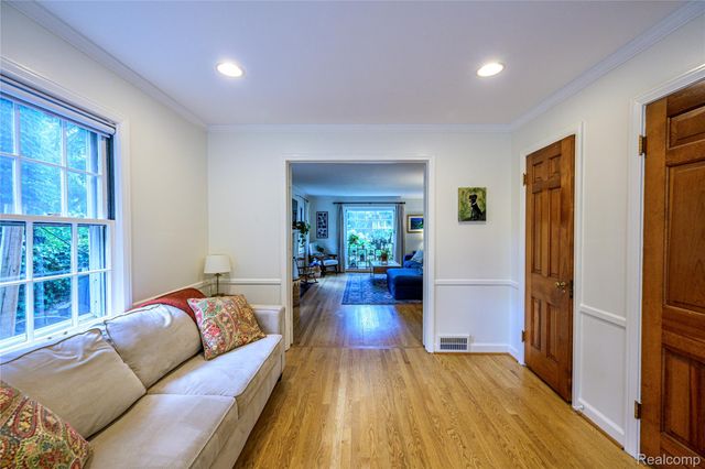 656 W Maplehurst Street, Ferndale, MI 48220