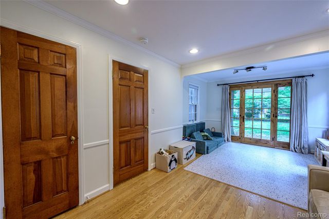 656 W Maplehurst Street, Ferndale, MI 48220