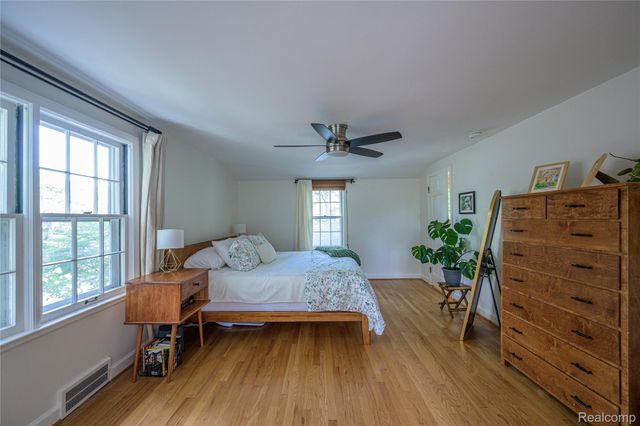 656 W Maplehurst Street, Ferndale, MI 48220