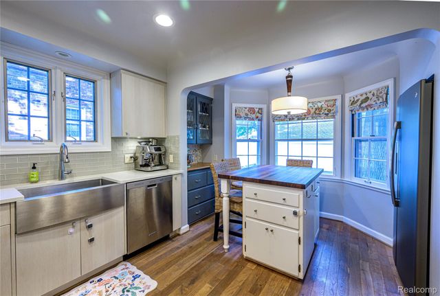 656 W Maplehurst Street, Ferndale, MI 48220