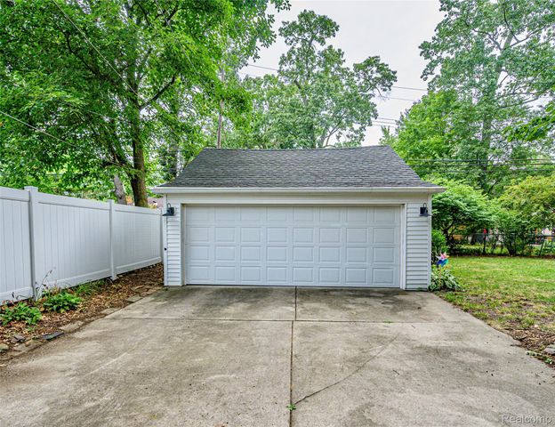 656 W Maplehurst Street, Ferndale, MI 48220