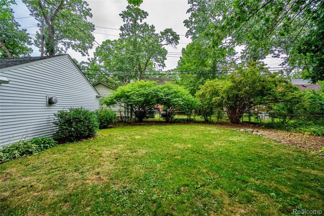 656 W Maplehurst Street, Ferndale, MI 48220