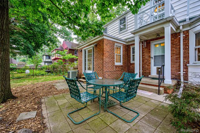 656 W Maplehurst Street, Ferndale, MI 48220