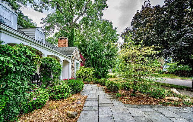 656 W Maplehurst Street, Ferndale, MI 48220