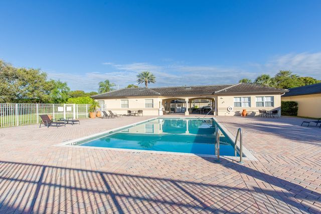 2100 Greenview Shores Boulevard 505, Wellington, FL 33414