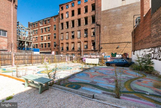 319 N PACA ST, Baltimore, MD 21201