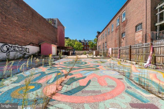 319 N PACA ST, Baltimore, MD 21201
