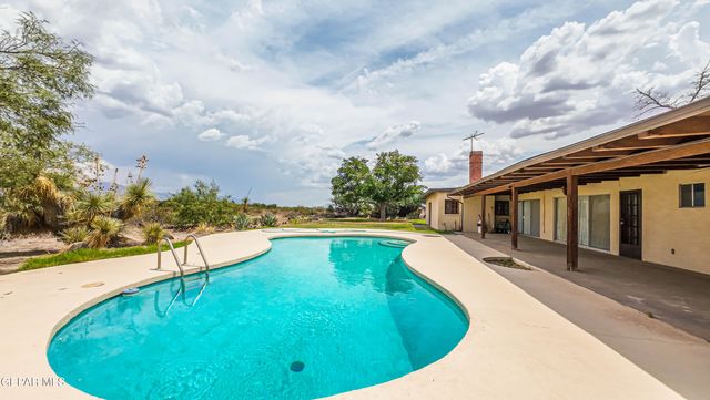 6540 MCNUTT Road, Anthony, NM 88021