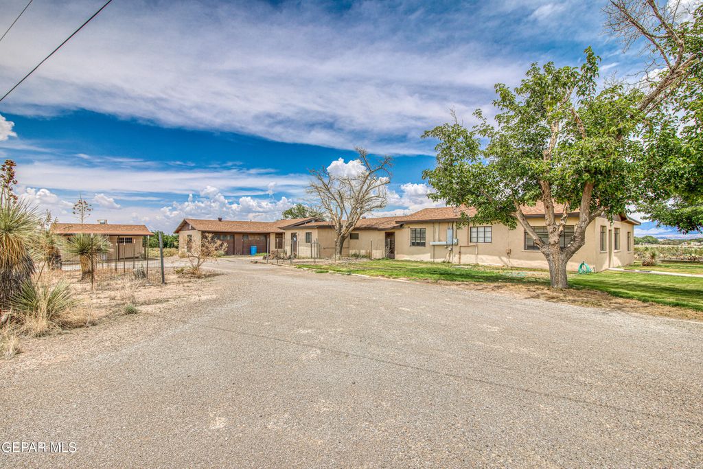 6540 MCNUTT Road, Anthony, NM 88021
