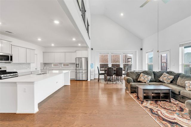 133 Lenera DR, Liberty Hill, TX 78642