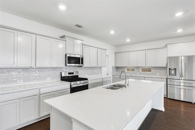 133 Lenera DR, Liberty Hill, TX 78642