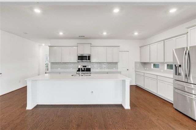 133 Lenera DR, Liberty Hill, TX 78642