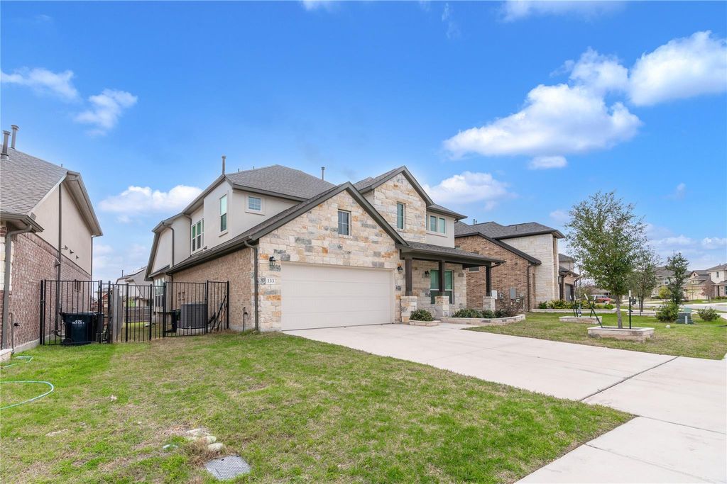 133 Lenera DR, Liberty Hill, TX 78642