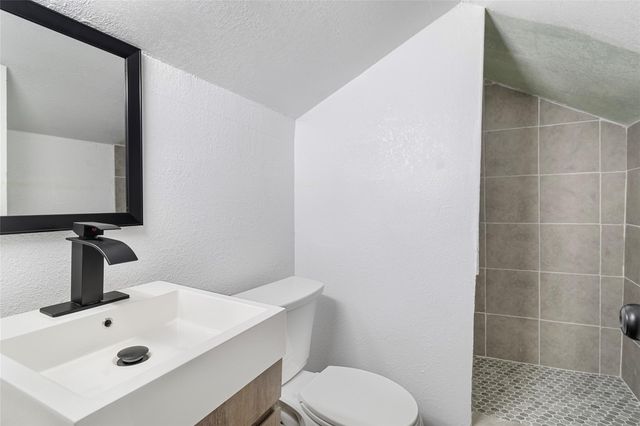 725 S Washington Avenue, Livingston, TX 77351