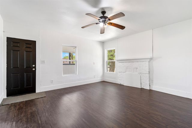 725 S Washington Avenue, Livingston, TX 77351