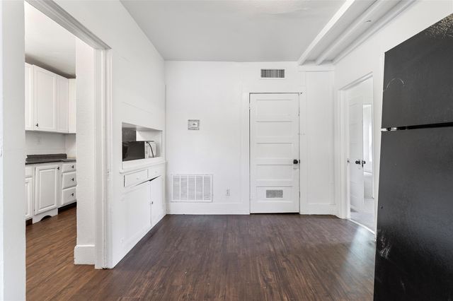 725 S Washington Avenue, Livingston, TX 77351