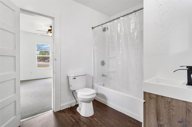 725 S Washington Avenue, Livingston, TX 77351