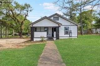 725 S Washington Avenue, Livingston, TX 77351