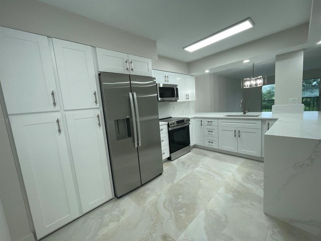 7321 Amberly Lane 302, Delray Beach, FL 33446