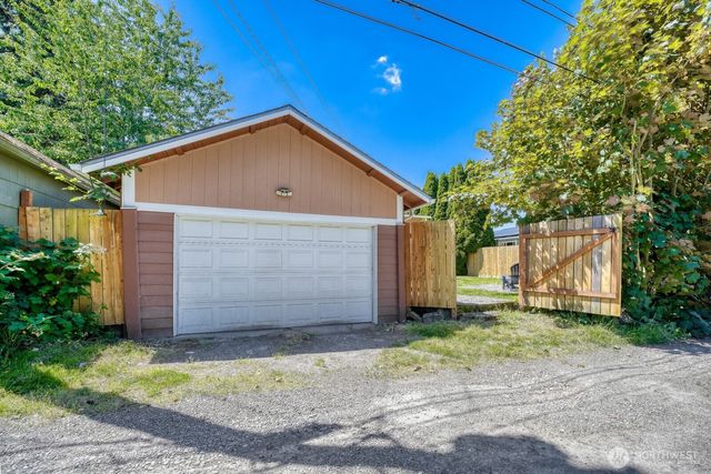 3611 E I Street, Tacoma, WA 98404