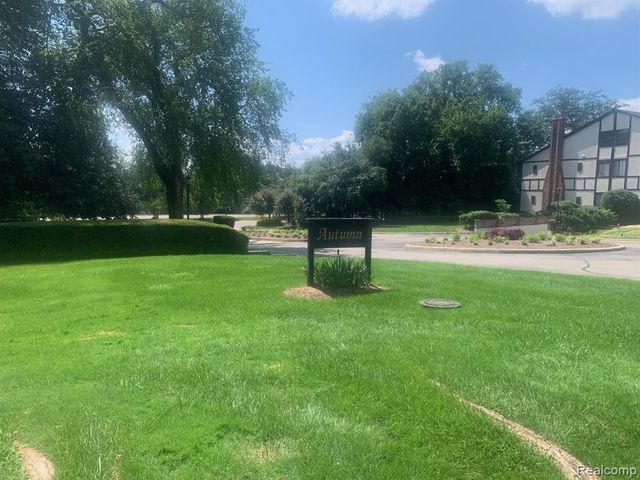 42160 Woodward Avenue Avenue 8, Bloomfield Hills, MI 48304