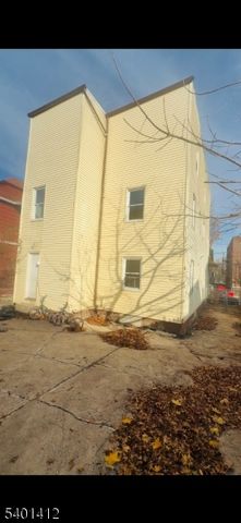 10 Tillinghast St, Newark City, NJ 07108