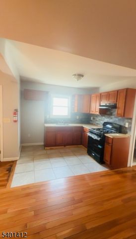 10 Tillinghast St, Newark City, NJ 07108