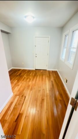 10 Tillinghast St, Newark City, NJ 07108