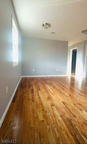 10 Tillinghast St, Newark City, NJ 07108