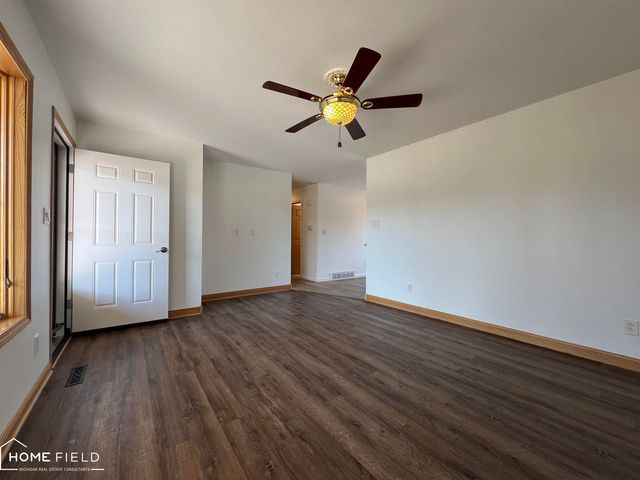 905 E Exchange Street, Owosso, MI 48867